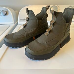 Columbia Men’s Pull On Winter Waterproof Boots